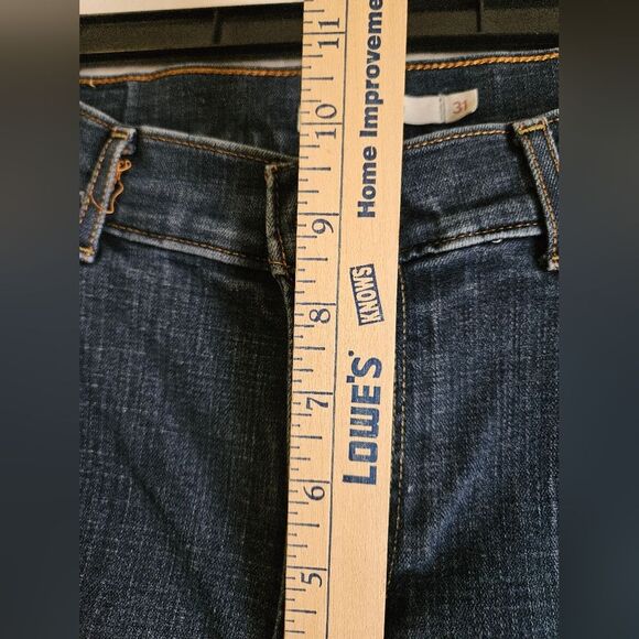 Levi's Jeans Women's 31 (30x29.5) Classic Bootcut Mid Rise Dark Stretch EUC - Picture 6 of 10